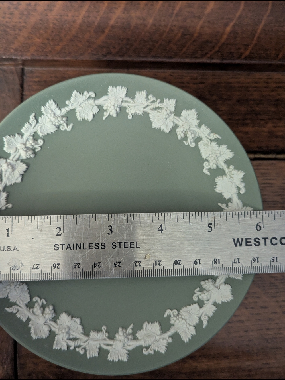 Wedgewood Jasperware Pedestal Compote with White Relief England - Picture 8 of 10